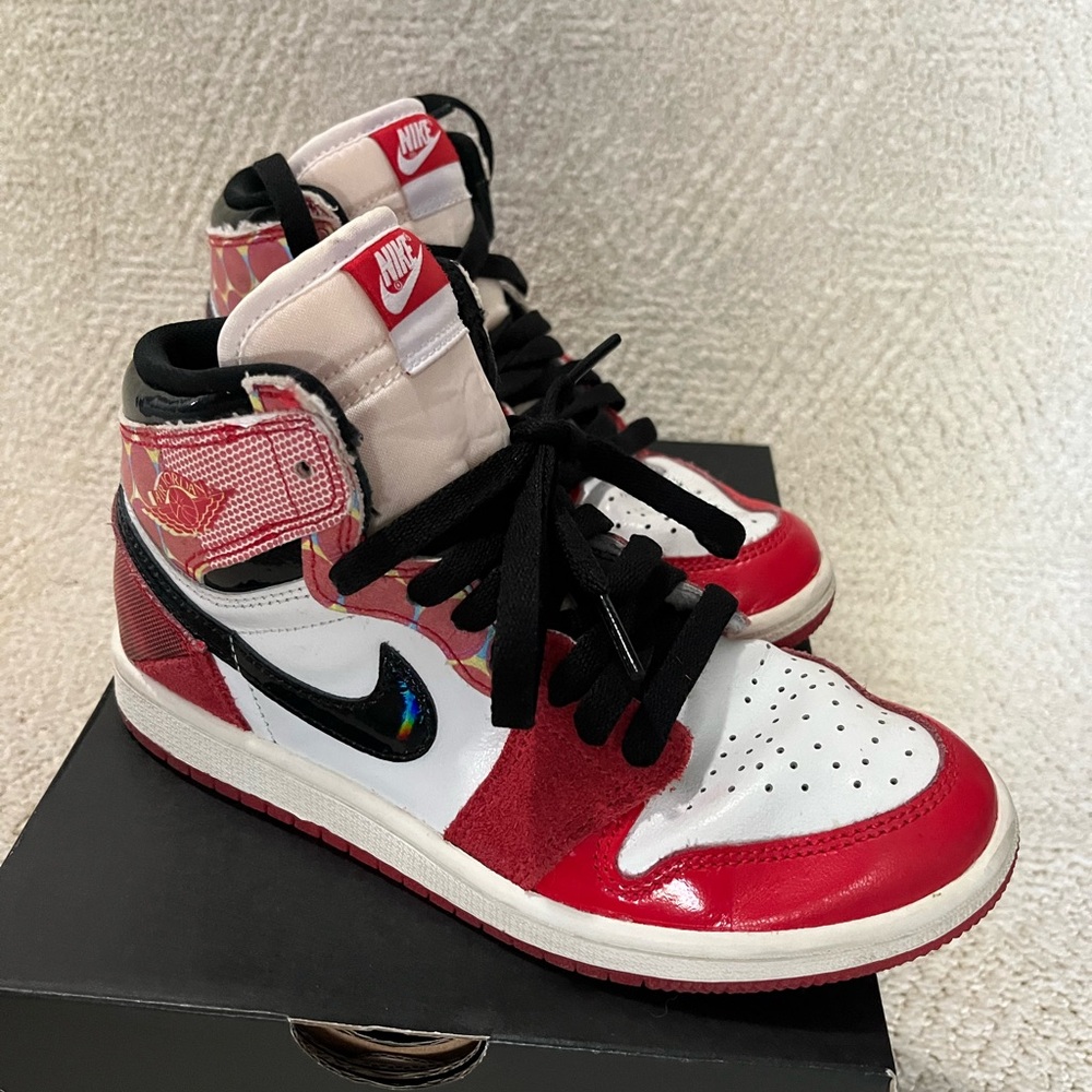 Jordan 1 Retro Hightops OG Spider-Man Across the Spidey-verse Youth 2.5